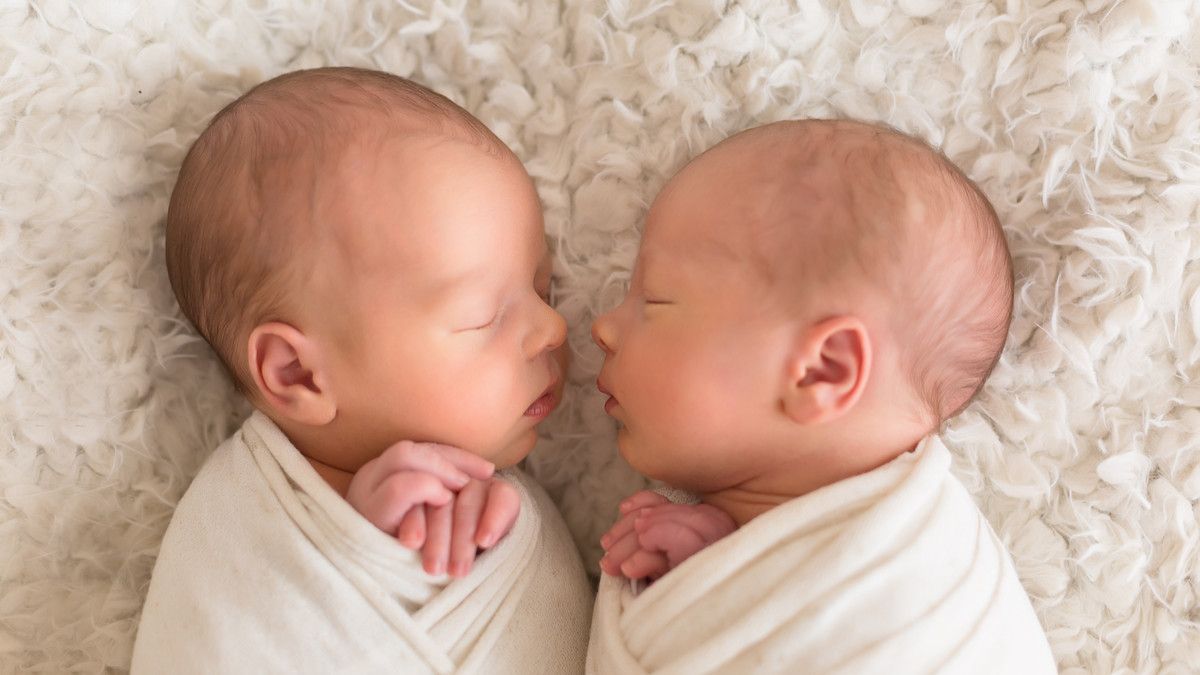 7 Cara Sukses Melahirkan Bayi Kembar dengan Normal