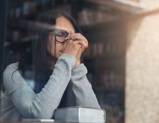 9 Cara Sehat Memaafkan Diri Sendiri