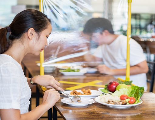 Mau Makan di Restoran saat New Normal? Yuk, Taati Aturan Berikut ini!