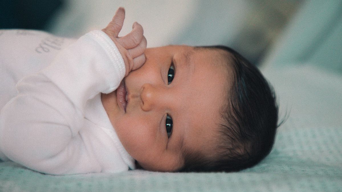 Deretan Penyebab Mata Bayi Berair dan Cara Mengatasinya