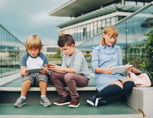Ini Tandanya Anak Anda Kecanduan Gawai
