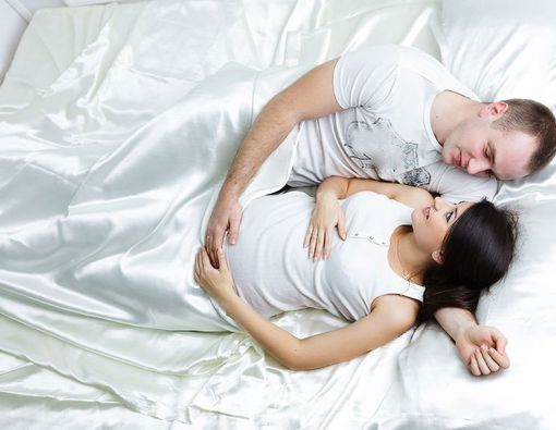 Hubungan Seksual, Cara Alami Atasi Kehamilan Lewat Bulan