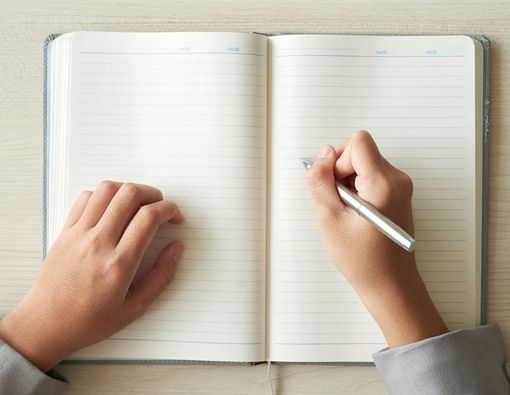 Yuk, Atasi Stres dengan Rutin Journaling!