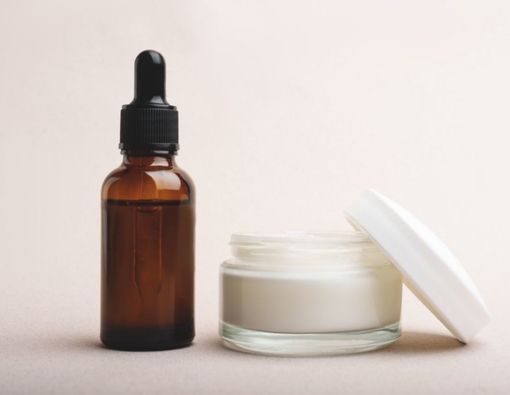 Eye Cream atau Eye Serum, Mana yang Lebih Baik?