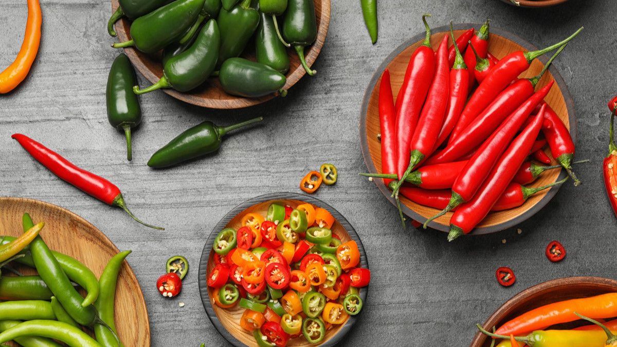 Benarkah Sering Makan Pedas Bisa Sebabkan Usus Buntu?