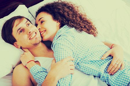 Desahan Wanita Saat Berhubungan Seks, Pertanda Orgasme?