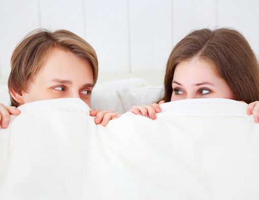 Dalam Seminggu, Berapa Kali Sebaiknya Berhubungan Seks?
