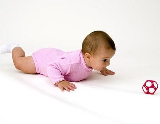 5 Cara Agar Si Kecil Cepat Merangkak