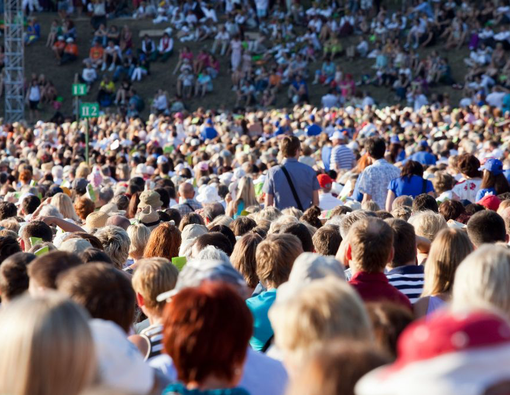 9 Cara Menyelamatkan Diri dari Kerumunan dan Lautan Manusia