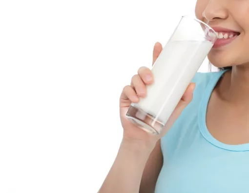 Redakan Nyeri Menstruasi dengan Minum Susu