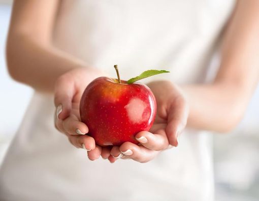 Benarkah Penderita Diabetes Tak Boleh Makan Apel?