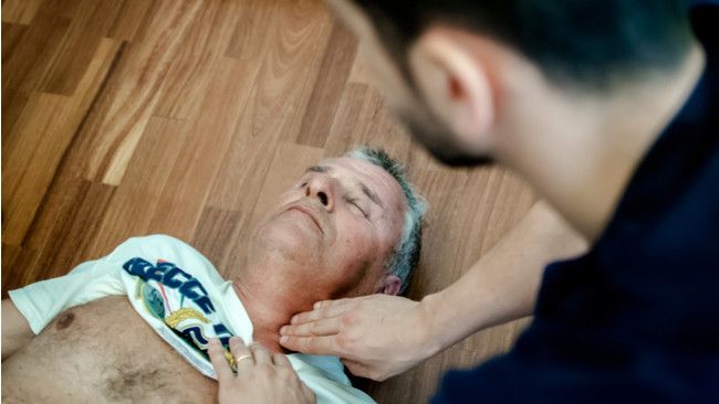 Pingsan Saat Naik MRT, Apa yang Harus Dilakukan?