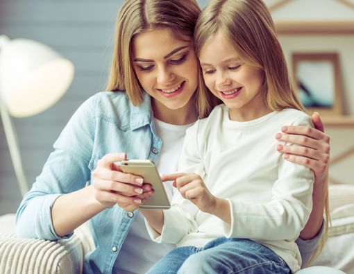 Tips Melindungi Anak dari Challenge Berbahaya di Media Sosial