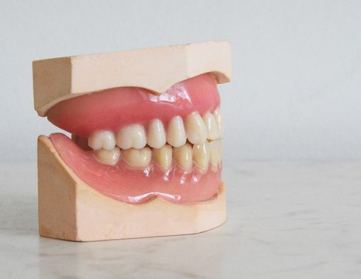 Jangan Kena Gigi saat Seks Oral, Ini Alasan Medisnya!