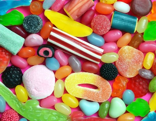 5 Makanan Penyebab Gigi Mudah Rusak