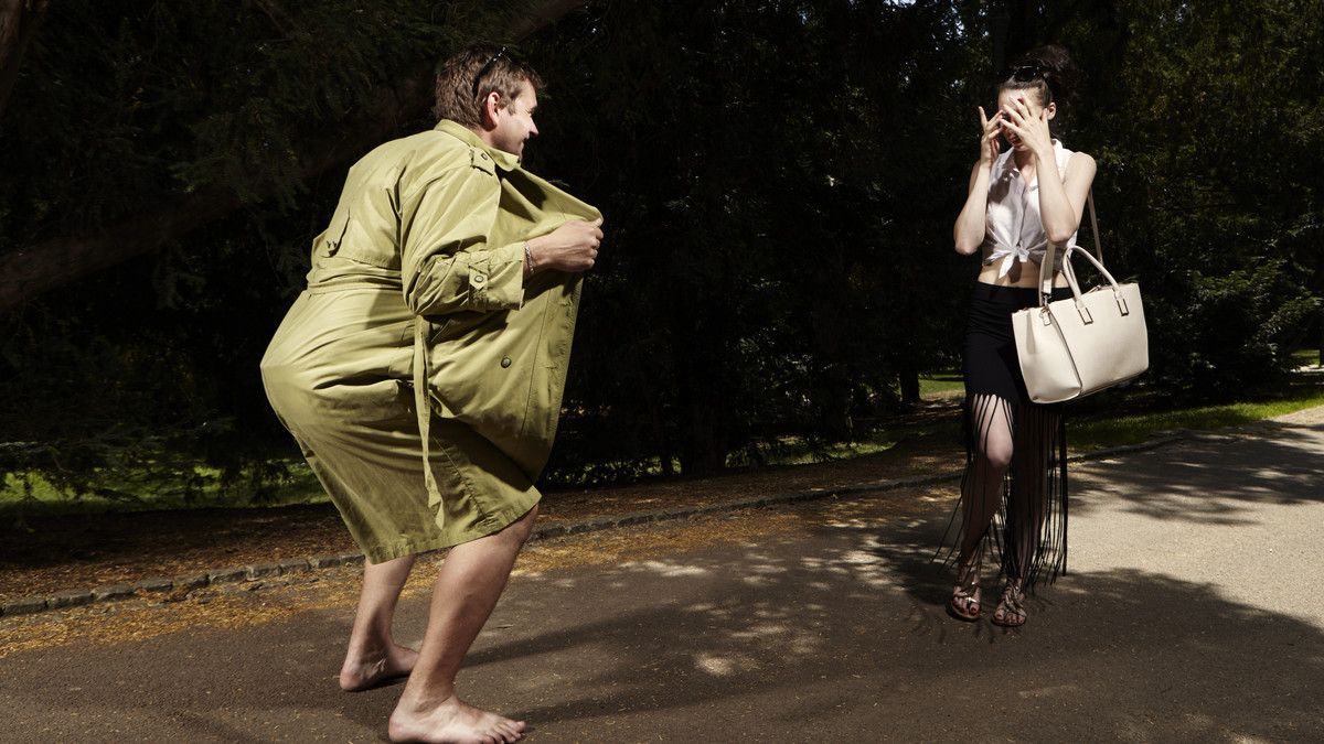 Mengapa Pelaku Eksibisionis Lebih Banyak Ditemukan Pada Pria?