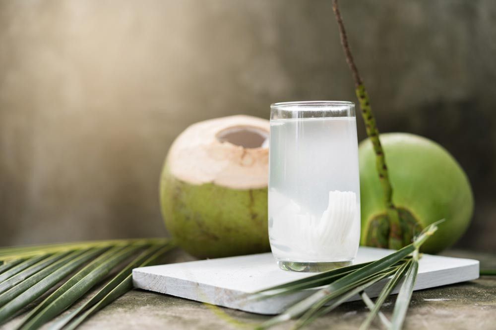 Manfaat Air Kelapa untuk Ibu Hamil dan Janin