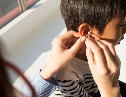 Amankah Bersihkan Telinga dengan Cotton Bud?