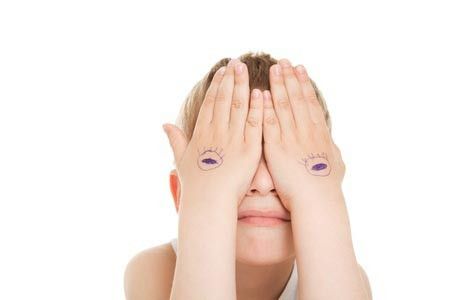 5 Teknik Mengatasi Fobia pada Si Kecil