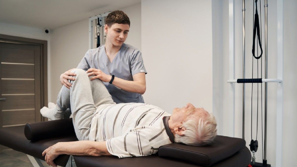 Kapan Harus Menemui Dokter Ortopedi?