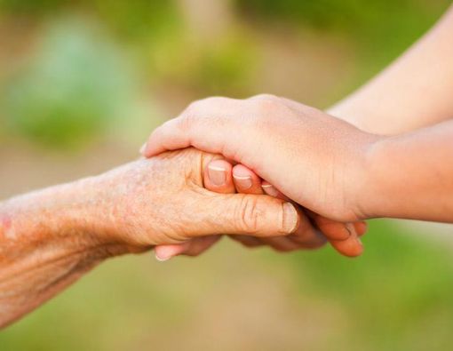 Pernikahan Viral Remaja 16 Tahun  dengan Nenek 71 Tahun