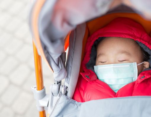 Mengapa Cuaca Dingin Bikin si Kecil Mudah Sakit?