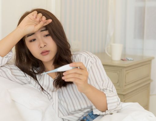 Mengapa Radang Tenggorokan Sebabkan Demam?