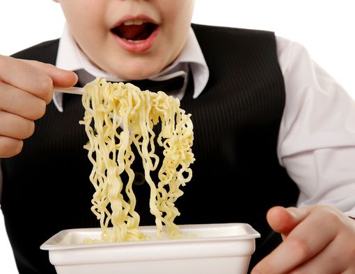 Anak Doyan Makanan Instan, Awas Gangguan Pencernaan