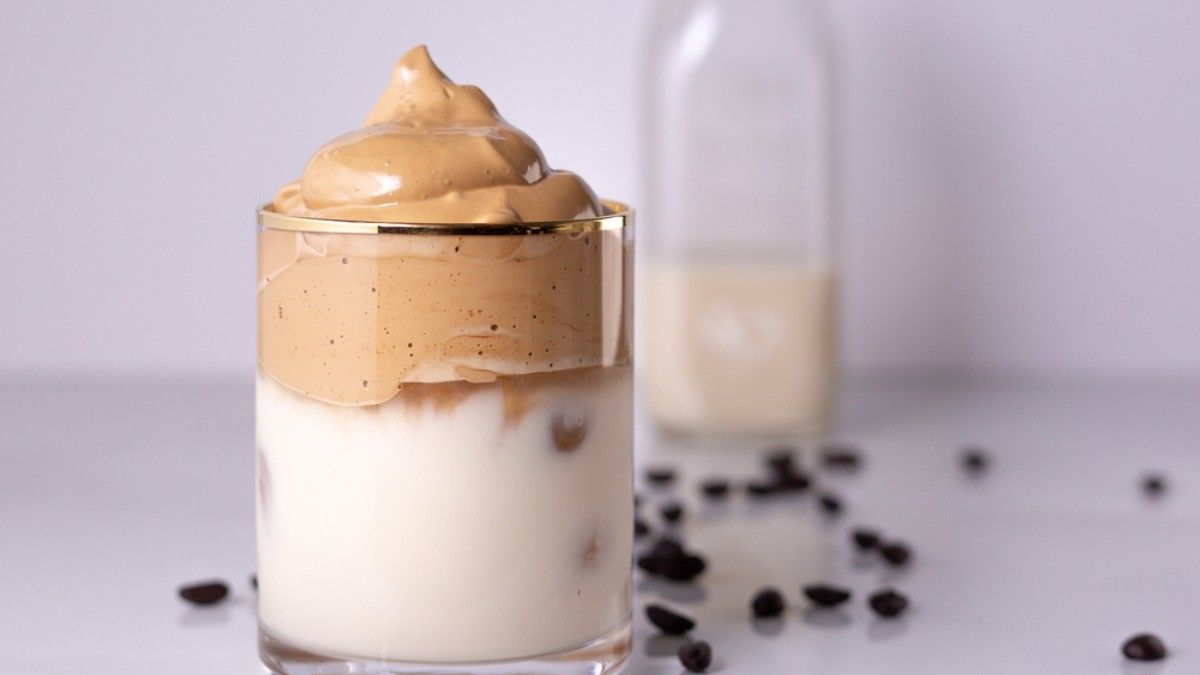 Ramai Dicoba Saat WFH, Dalgona Coffee Sehat untuk Tubuh atau Tidak?