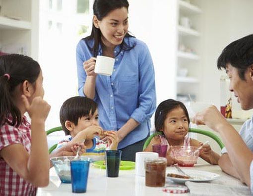 Pentingnya Makan Bersama Keluarga bagi Anak