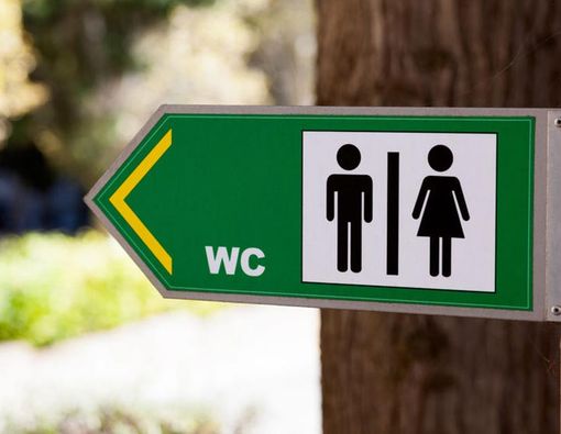 HIV Dapat Menular Lewat Toilet Umum, Mitos atau Fakta?