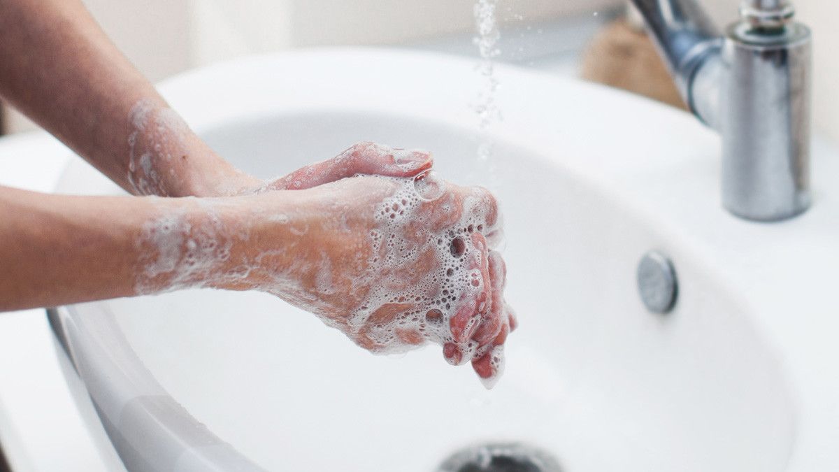 PPKM Diperpanjang, Tingkatkan Kebersihan Tubuh untuk Lawan COVID-19