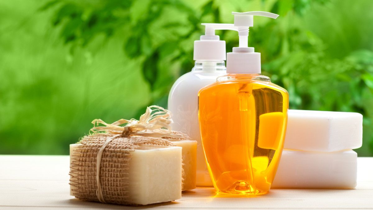 Sabun Batangan vs Sabun Cair, Mana Lebih Baik?