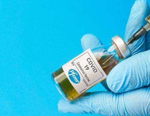 12 Efek Samping Vaksin COVID-19 Pfizer, Normalkah? 