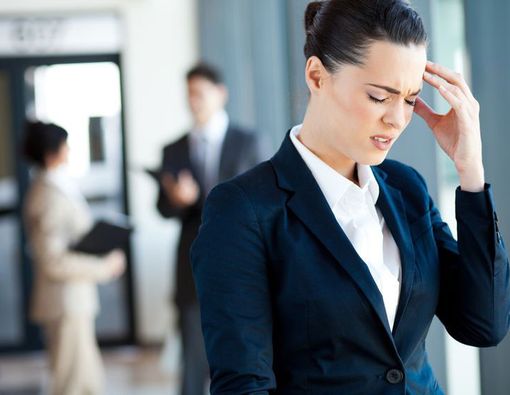 Sakit Kepala, Tanda Kadar Kolesterol Naik?