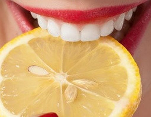 5 Buah-buahan yang Bisa Merusak Permukaan Gigi