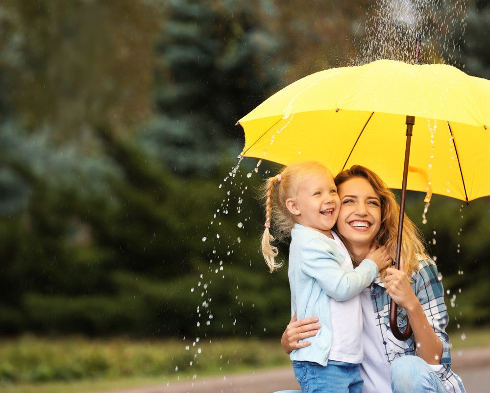 Lindungi Kesehatan Anak di Musim Hujan Dengan Cara Ini