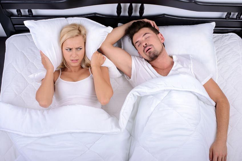8 Hal yang Bikin Pasangan Anda Ngorok