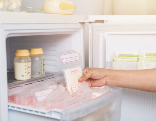 Hal yang Harus Diperhatikan Saat Mencampur MPASI dan ASI