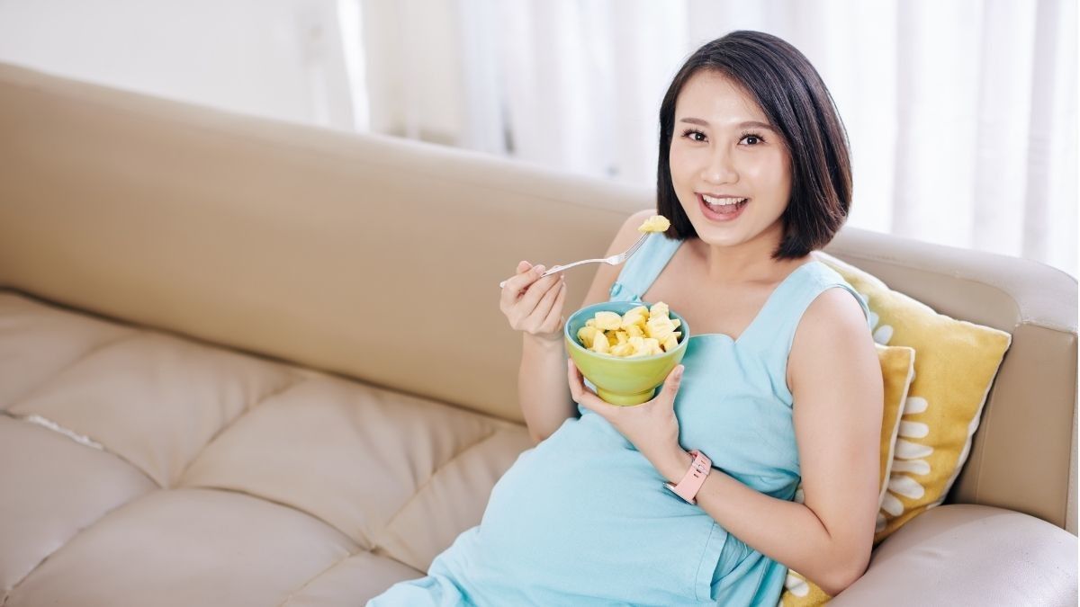 Ibu Hamil Makan Nanas, Berisiko Lahirkan Bayi Prematur?