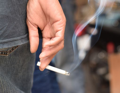 Benarkah Rokok Kretek Bikin Lendir di Tenggorokan Cepat Keluar?