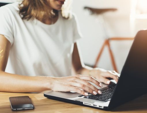 Agar Tidak Stres, Lima Cara Ini Bisa Jadi Penolong Karantina di Rumah