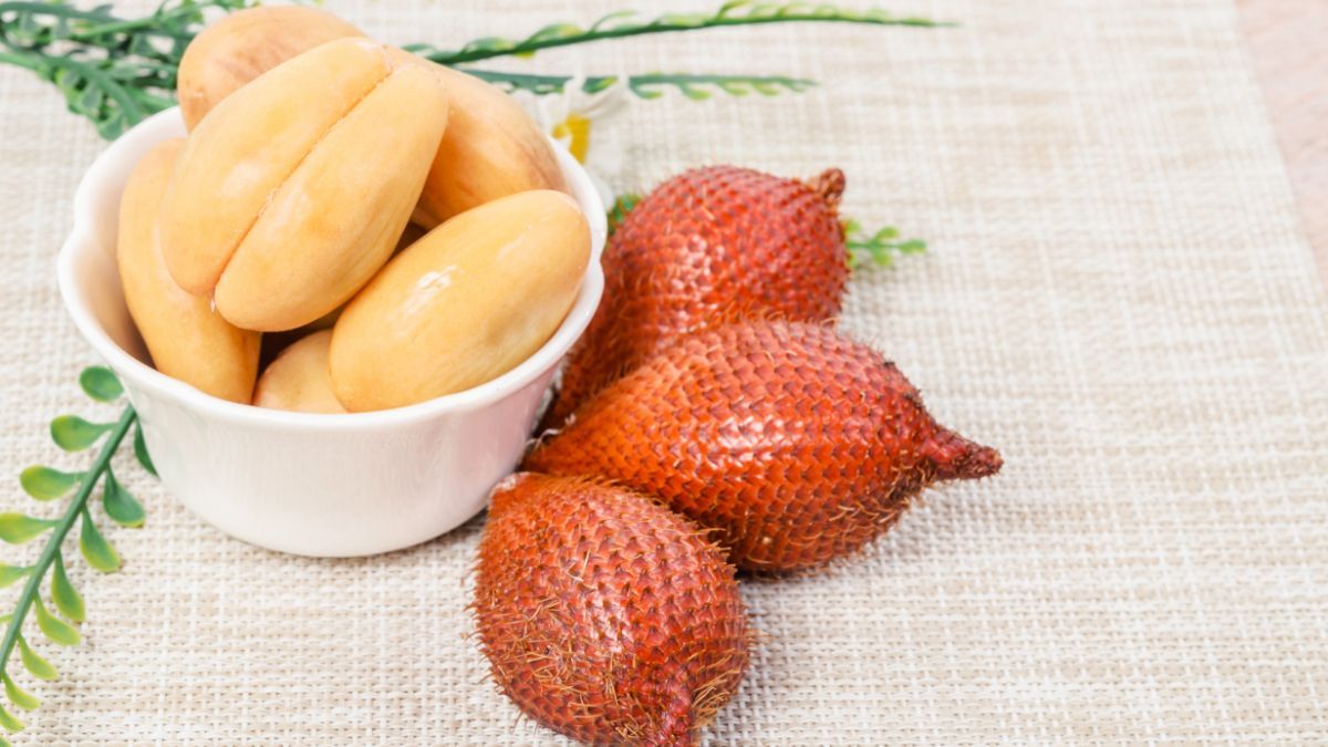 7 Manfaat Makan Buah Salak untuk Ibu Hamil yang Sayang Jika Dilewatkan