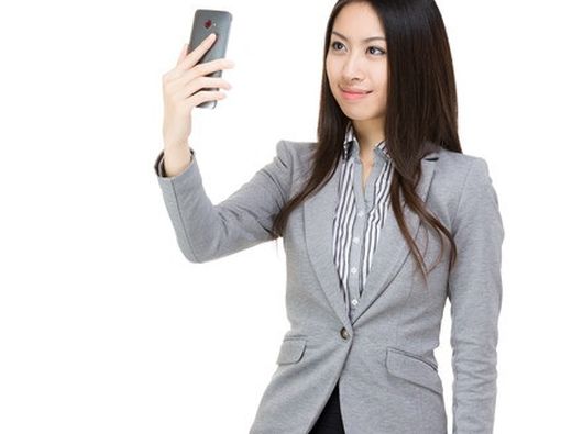 Berani Selfie Dengan Kulit Wajah Berseri