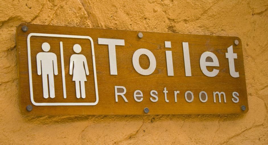 Bahaya Kuman yang Bisa Ditularkan Lewat Toilet Umum