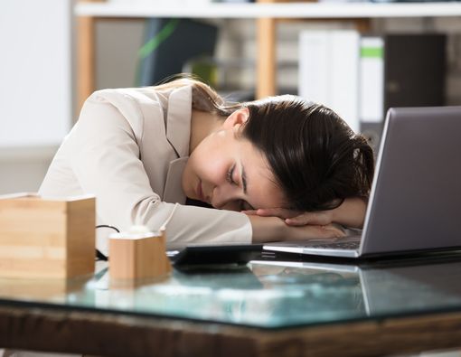 Tidur Siang Bisa Turunkan Tekanan Darah Tinggi?