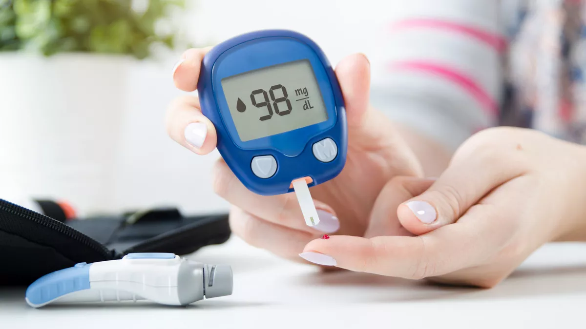 Cegah Diabetes dengan Rutin Cek Gula Darah