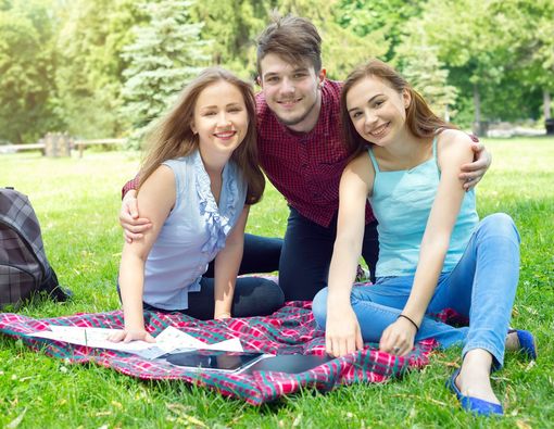 Perlukah Kembali Berteman dengan Mantan?