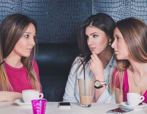 Dampak Negatif Curhat Tentang Hubungan Asmara pada Orang Lain