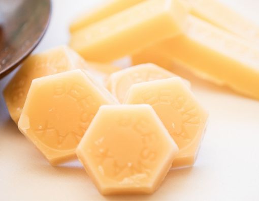 Manfaat Beeswax atau Lilin Lebah untuk Kulit